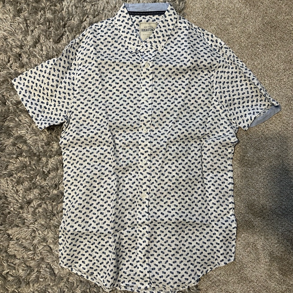 Heritage Linen Short Sleeve Pineapple Button Up